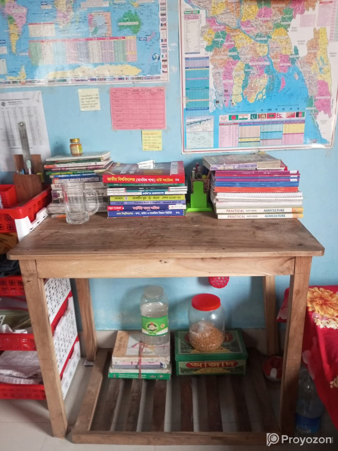 একটি চেয়ার ও একটি টেবিল বিক্রি করা হবে