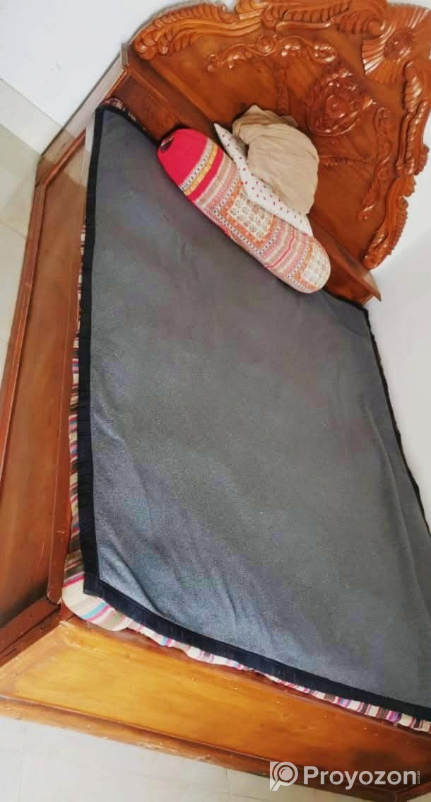 জাজিম সহ দেশি সেগুন কাঠের ৫’/৭’ফুল বক্স খাট বিক্রি হবে।