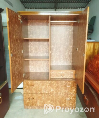 ফুল ফ্রেশ পার্টেক্স এর আলমারি বিক্রি করা হবে।