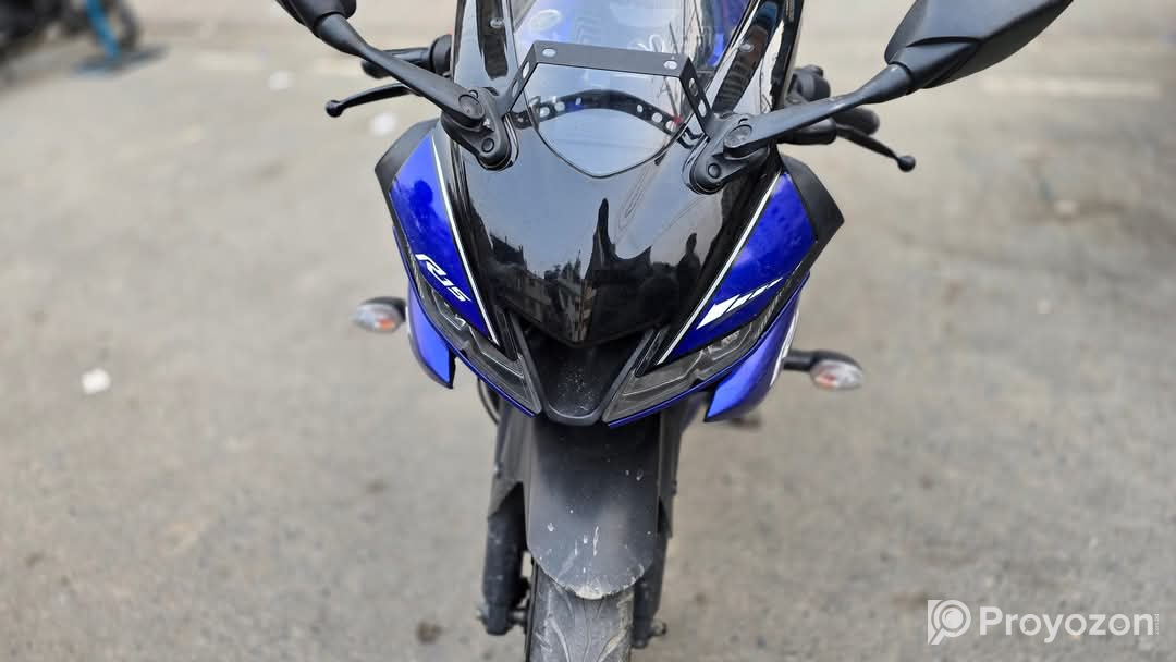 Yamaha R15 v3 bikri kora hobe