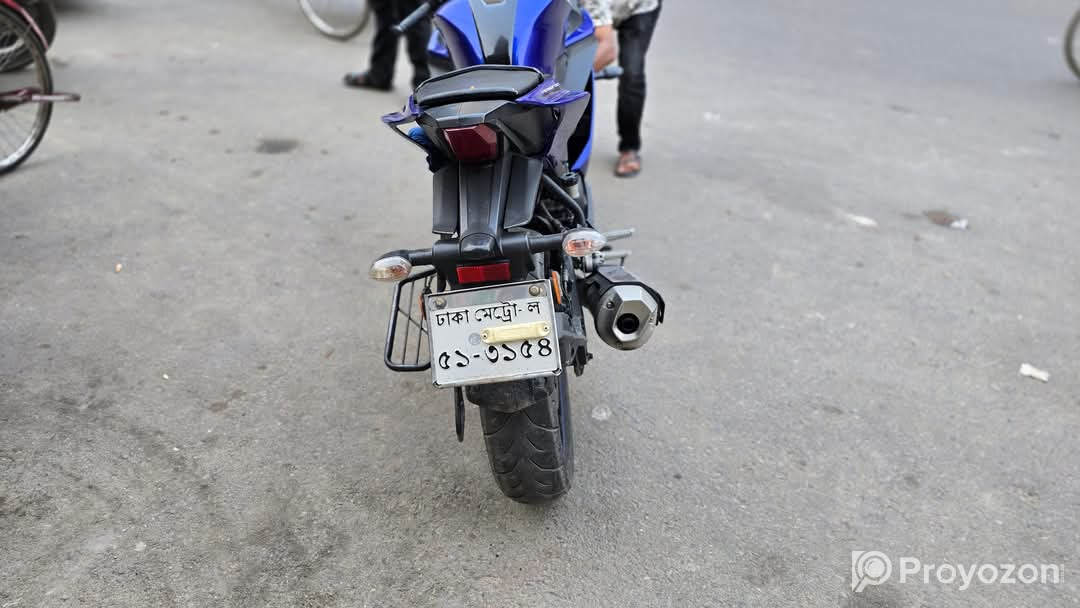 Yamaha R15 v3 bikri kora hobe