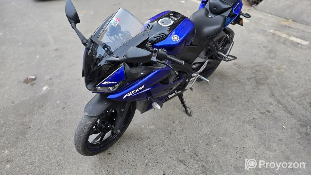 Yamaha R15 v3 bikri kora hobe