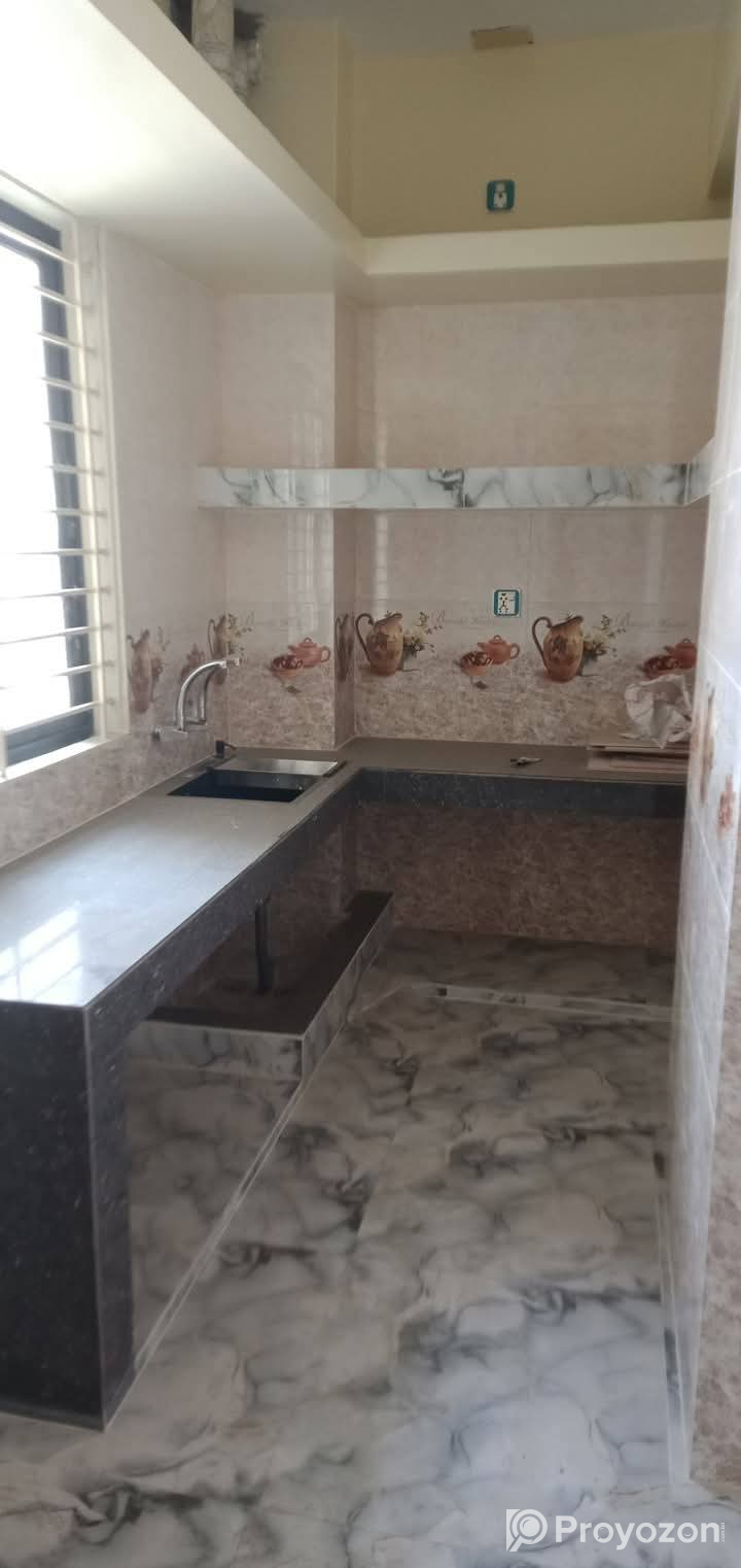 ফ্যামিলি বা বেঁচেলার মেয়েদের জন্য ঘর ভাড়া দেওয়া হবে।