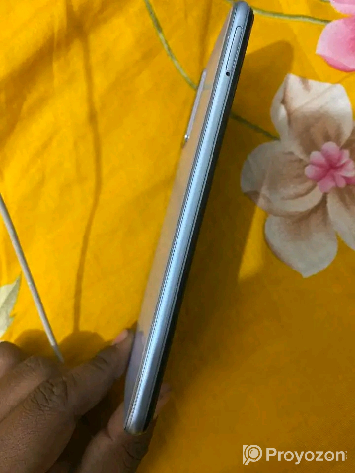 Vivo y12 A sell kora hoby