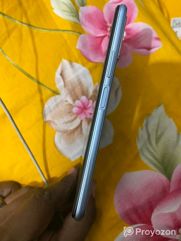 Vivo y12 A sell kora hoby