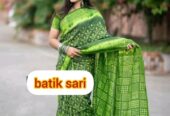 ভেজিটেবল ডাই সফ্টসিল্ক বাটিক শাড়ি বিক্রি করা হবে।