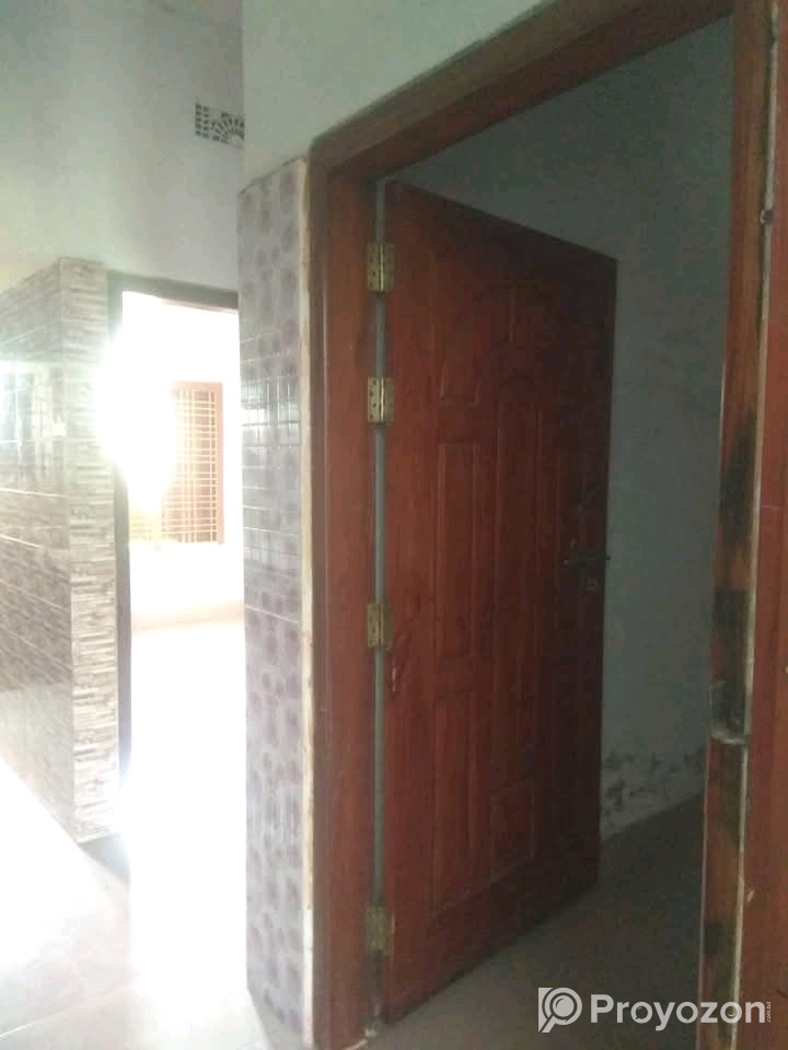 বাড়ি ভাড়া দেওয়া হবে।