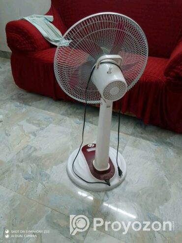 একটি ফ্যান বিক্রি করা হবে।