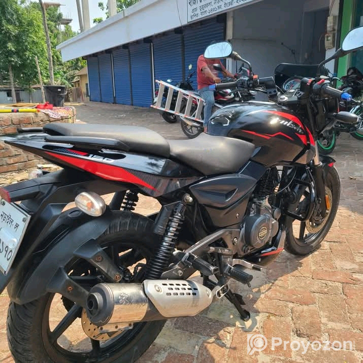 একটি মোটরসাইকেল বিক্রি করা হবে।