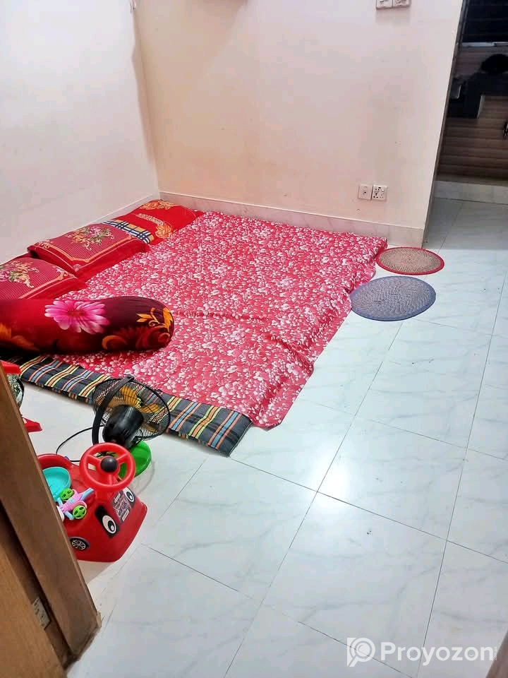 বাড়ি ভাড়া দেওয়া হবে।