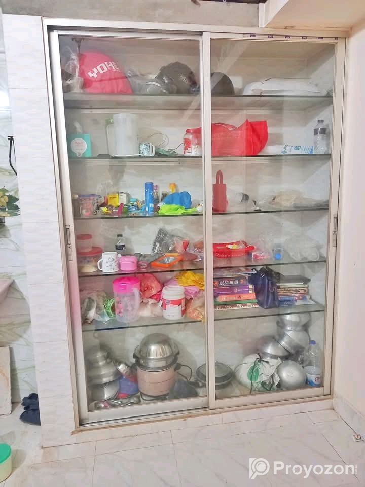 বাড়ি ভাড়া দেওয়া হবে।