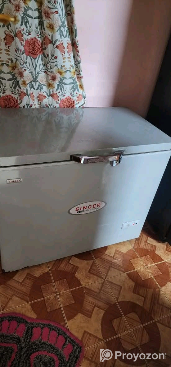 একটি ডিপ ফ্রিজ বিক্রি করা হবে।