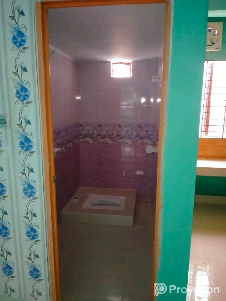 বাড়ি ভাড়া দেওয়া হবে।