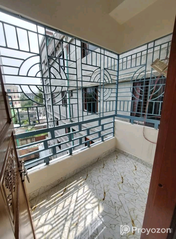 বাড়ি ভাড়া দেওয়া হবে।