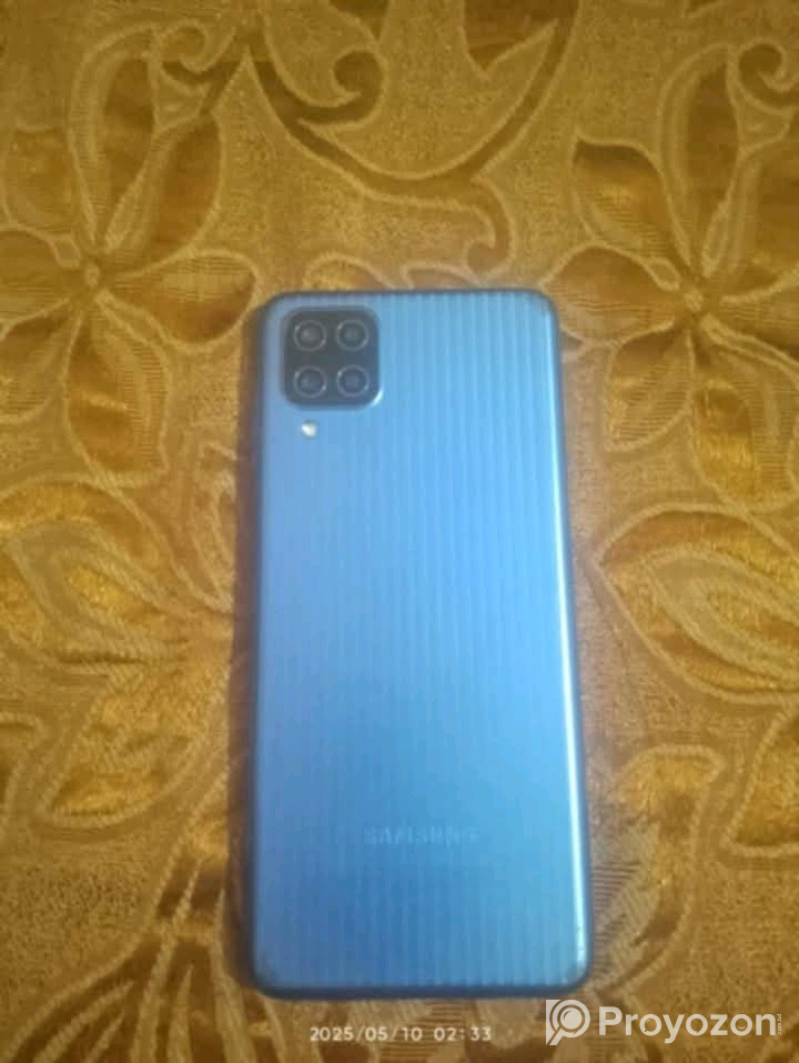 Samsung M12 4/64 gb