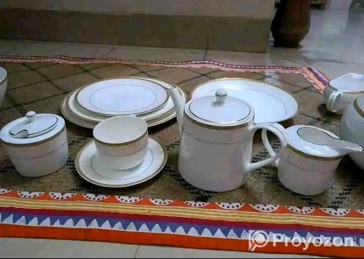 ৫২ পিসের ডিনার সেট বিক্রি করা হবে।