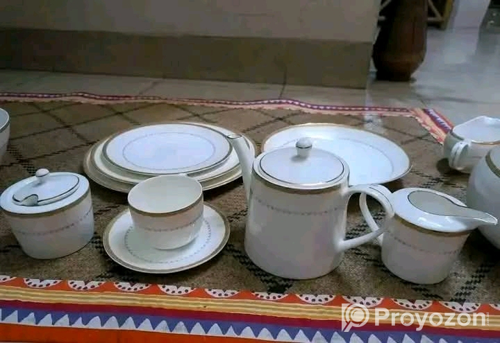 ৫২ পিসের ডিনার সেট বিক্রি করা হবে।