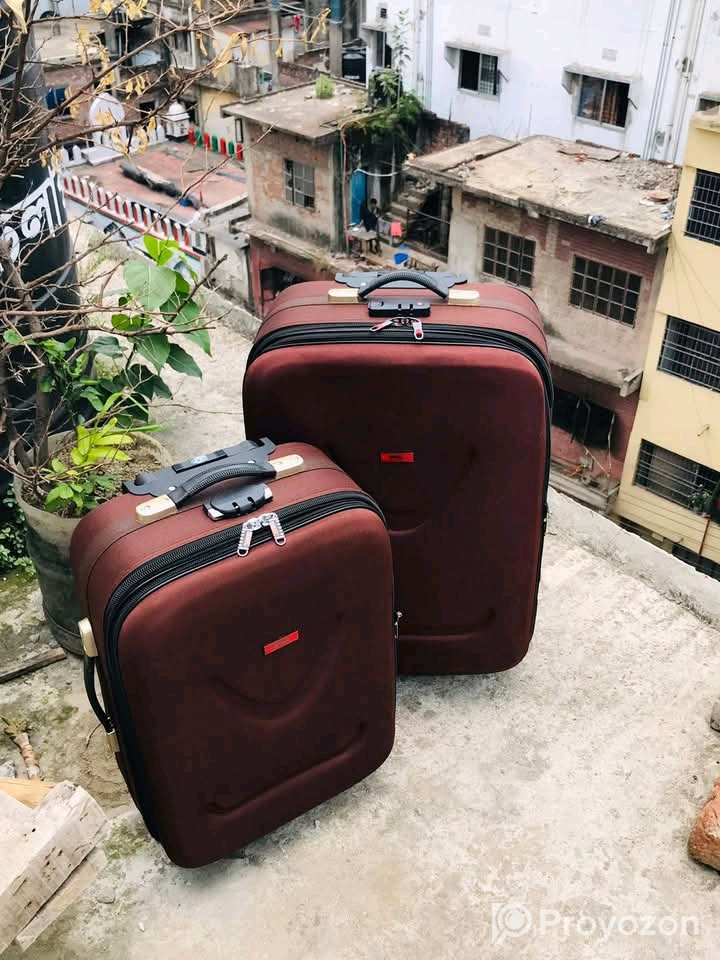 ট্রলি ব্যাগ বিক্রি করা হবে।