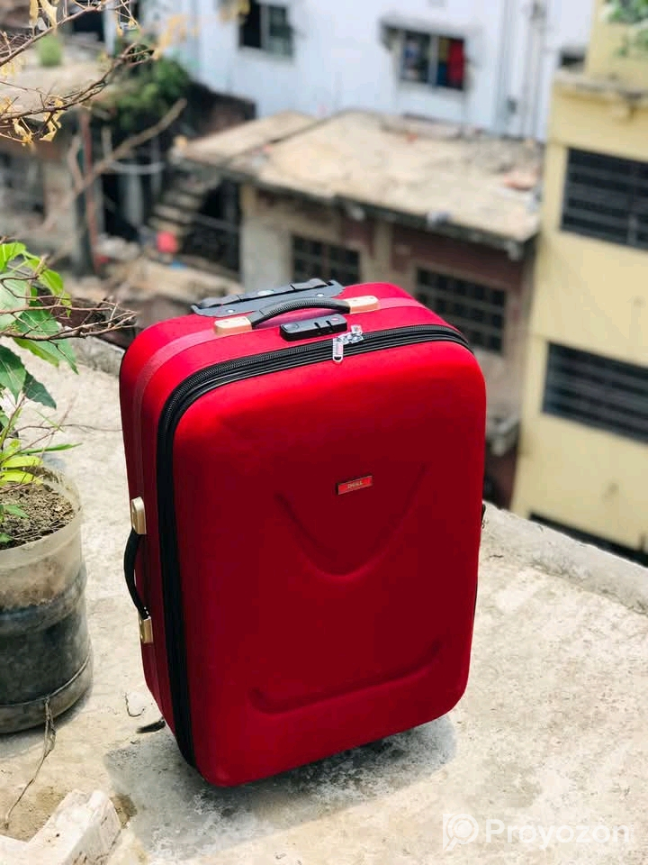 ট্রলি ব্যাগ বিক্রি করা হবে।