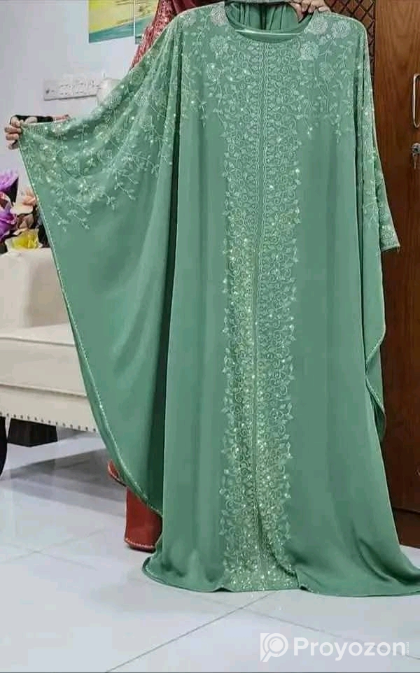 ইরানি বোরকা বিক্রি করা হবে।
