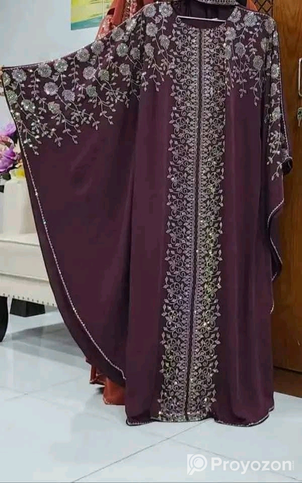 ইরানি বোরকা বিক্রি করা হবে।