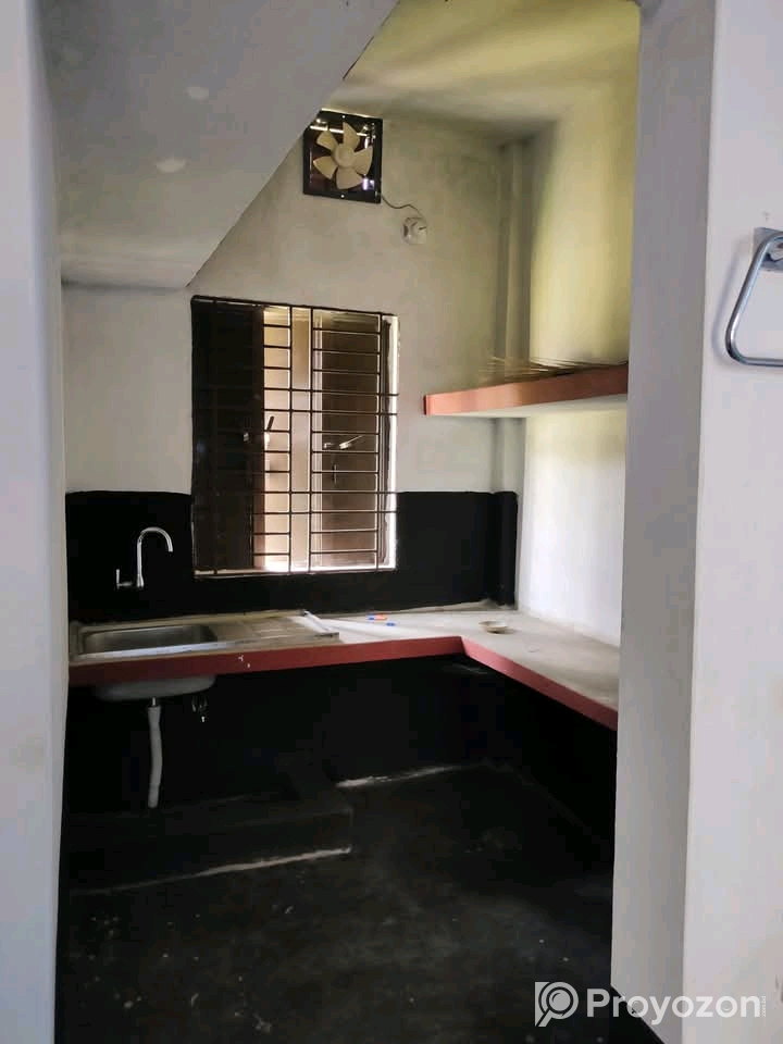 বাড়ি ভাড়া দেওয়া হবে।