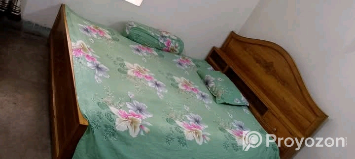 একটি খাট বিক্রি করা হবে।