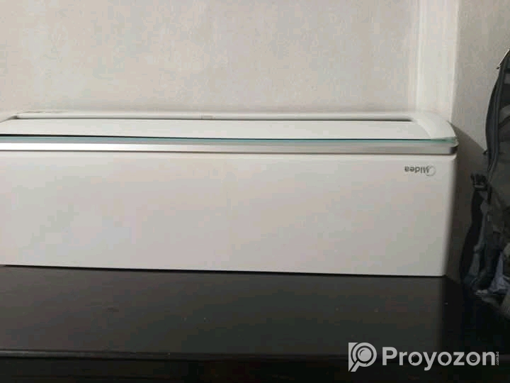 একটি ১.৫ টন এসি বিক্রয় করা হবে।