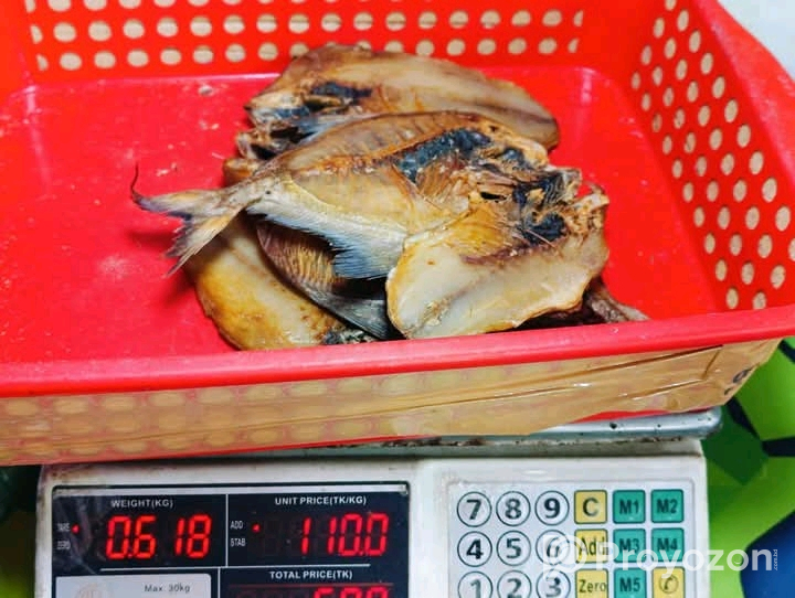 শুঁটকি মাছ অর্ডার নেওয়া হয়।