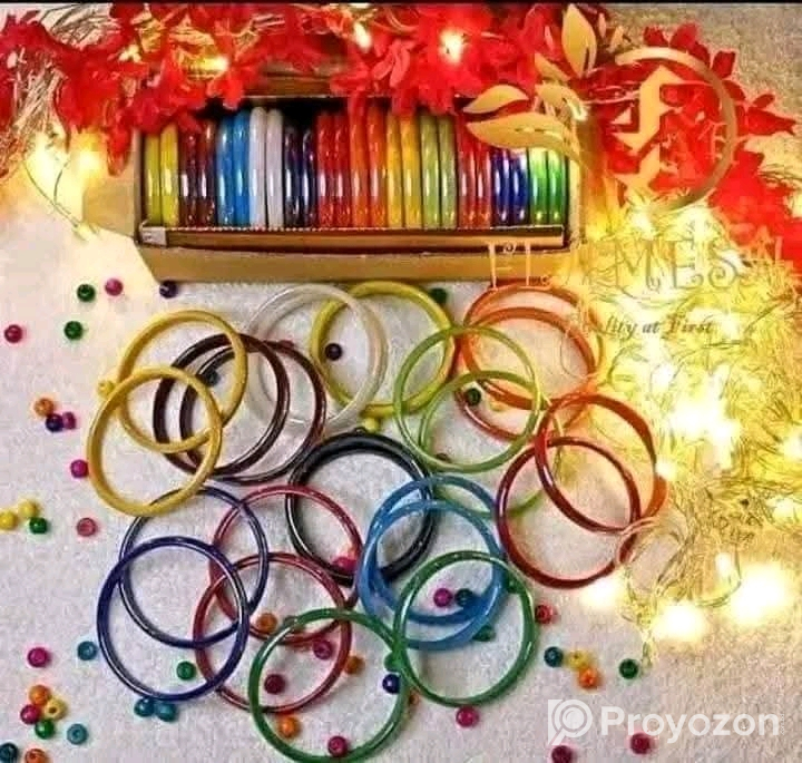 কাঁচ বালা বিক্রি করা হবে।