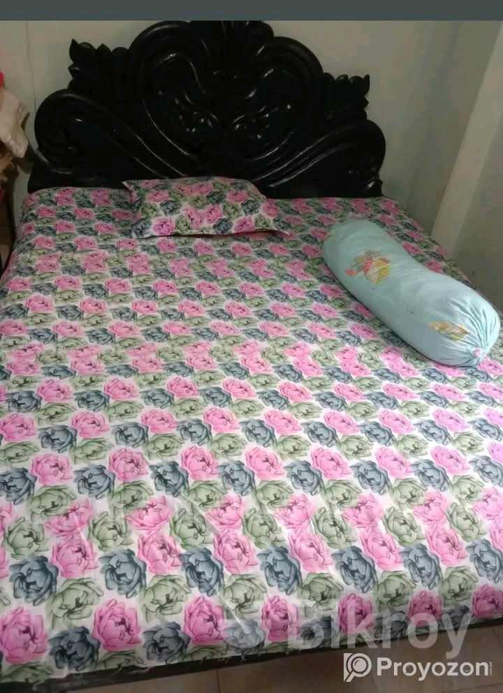 একটি খাট জরুরি ভিত্তিতে বিক্রি করা হবে।