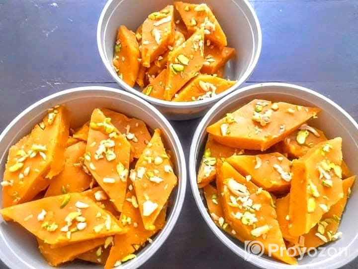 সুস্বাদু বুটের হালুয়া অর্ডার নেওয়া হচ্ছে।