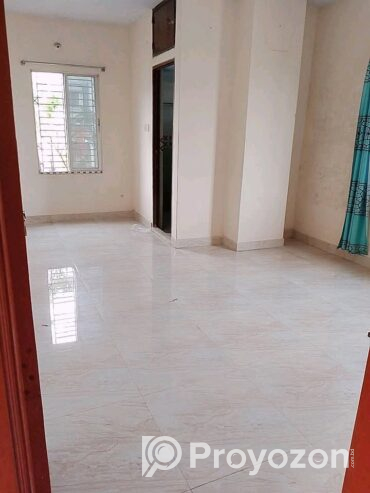 বাড়ি ভাড়া দেওয়া হবে।