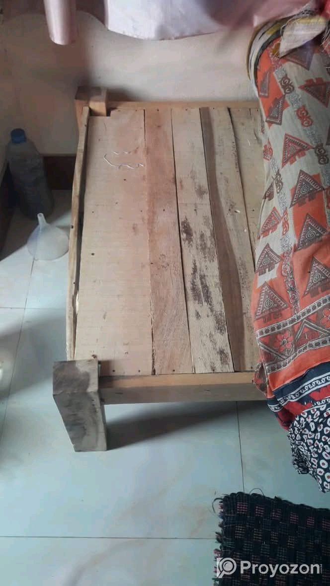 একটি খাট বিক্রি করা হবে।