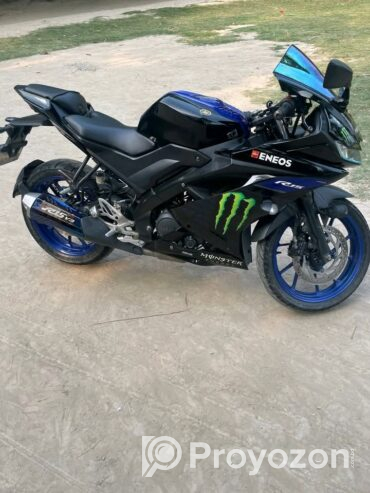 Yahama R15 v 32019 modale