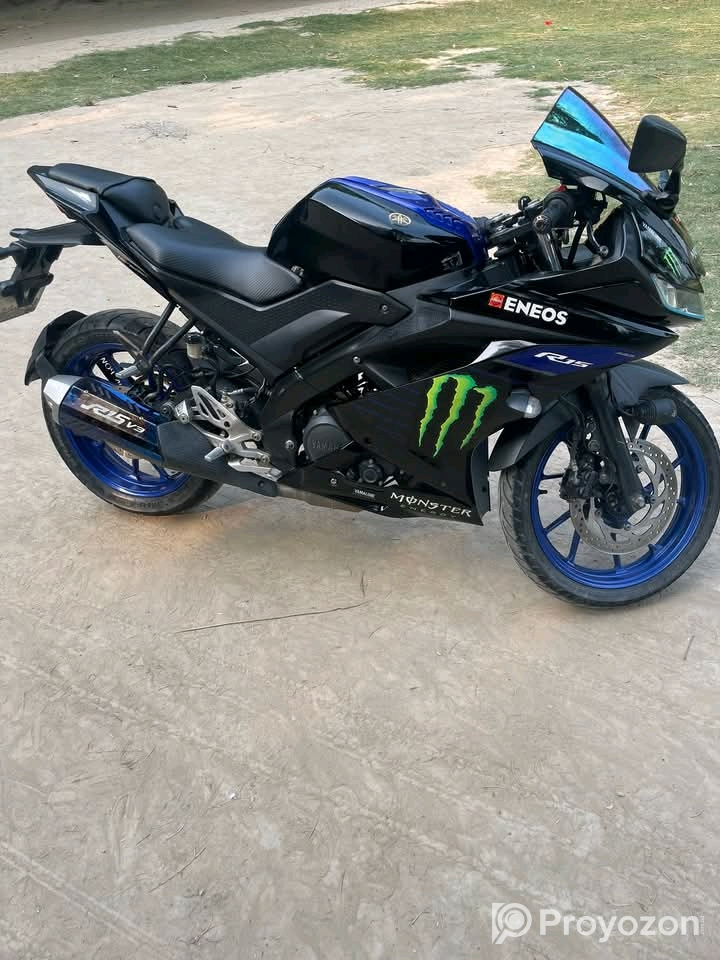 Yahama R15 v 32019 modale