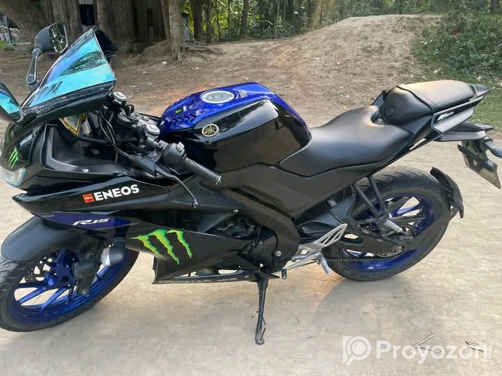 Yahama R15 v 32019 modale