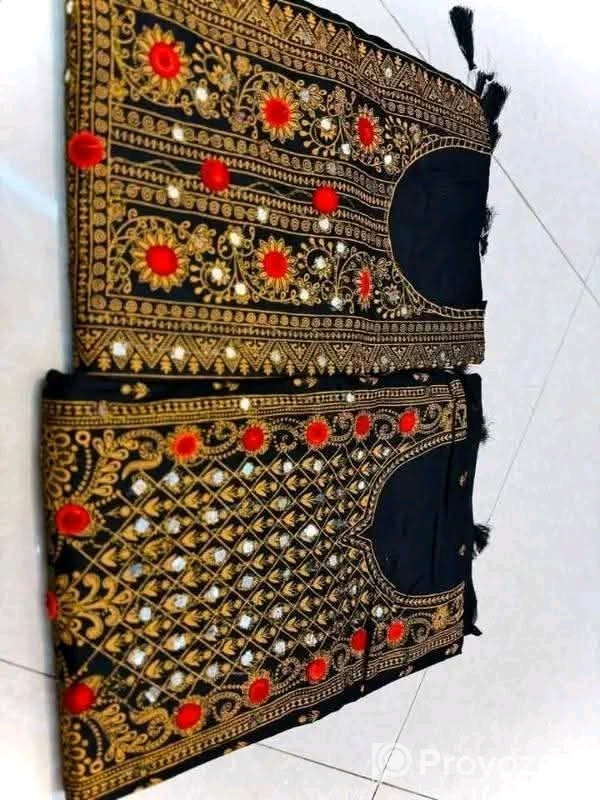 কারচুপি বুটিক্স থ্রি পিস বিক্রি করা হবে।
