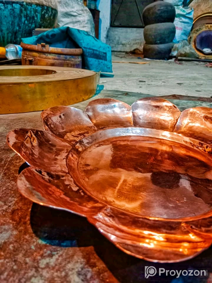 তামার পদ্মথাল বিক্রি করা হবে।