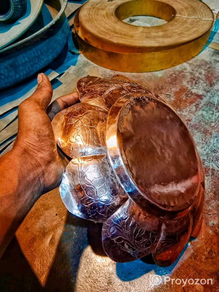 তামার পদ্মথাল বিক্রি করা হবে।