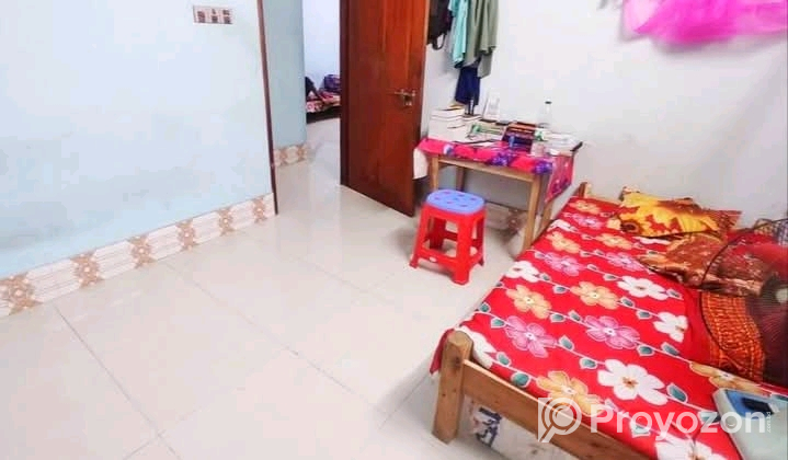 ব্যাচেলার বাসায় দুই সিটের ফাঁকা রুম ভাড়া দেওয়া হবে।