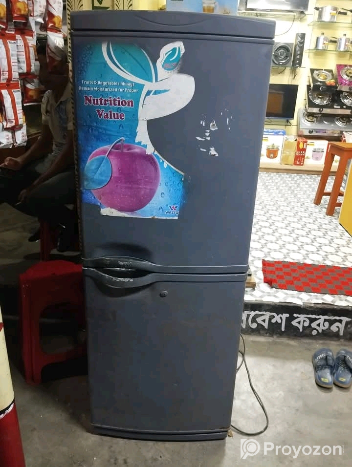 ১৯০ লিটারের রানিং ফ্রিজ বিক্রি করা হবে ।