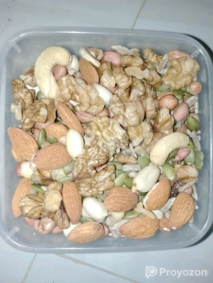 মিক্সড ড্রাই ফ্রুটস বিক্রি করা হবে।