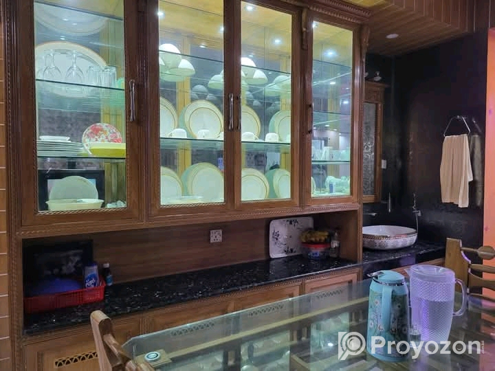 লাক্সারিয়াস ফ্ল্যাট বিক্রয় হইবে ।