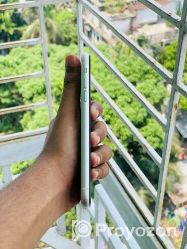 iPhone 11 এই ফোনটি বিক্রি হবে