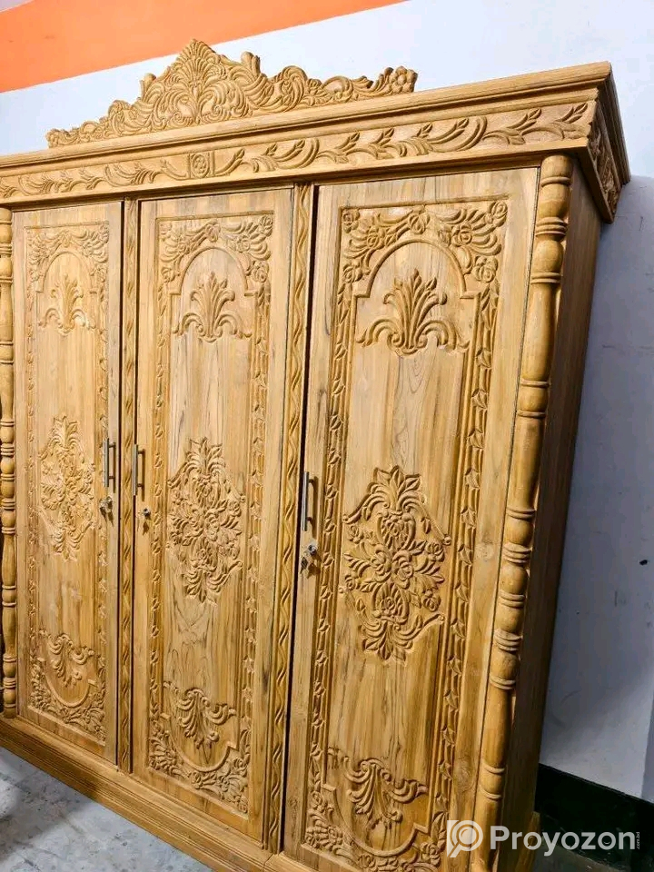 ইমারজেন্সি ফার্নিচার গুলো বিক্রি করা হবে।