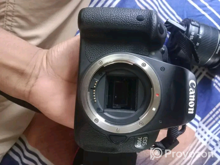 Canon 700d (Used)