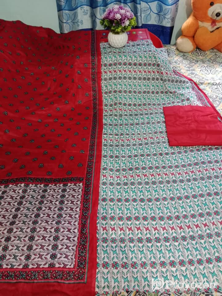 থ্রি পিস, বিক্রি করা হয়