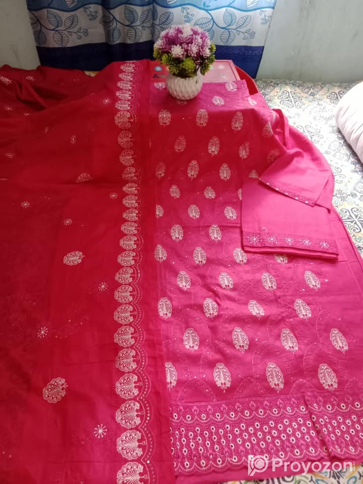 থ্রি পিস, বিক্রি করা হয়