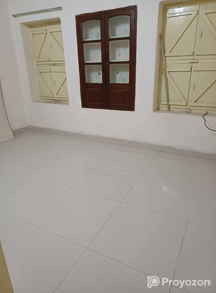 বাড়ি ভাড়া দেয়া হবে।